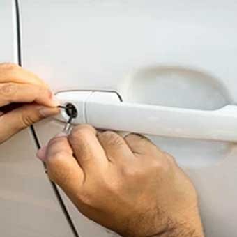 oto anahtarcı çilingir kapı açma hizmeti
